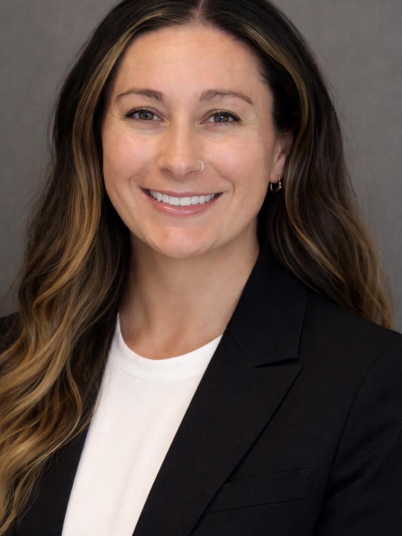 Amanda Hansell Headshot