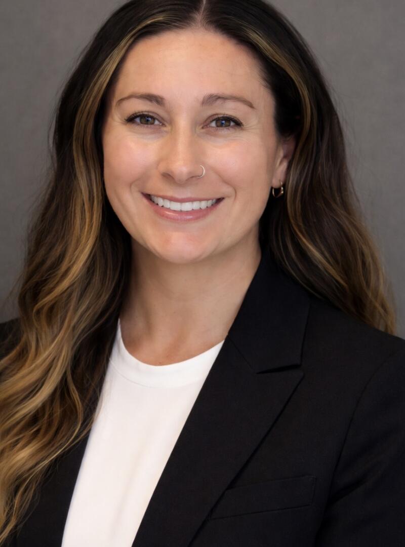 Amanda Hansell Headshot